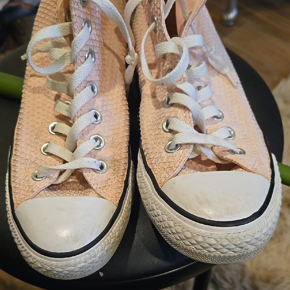 Converse Pink Sneakers Classic High-Top Design - Picture 5 of 6